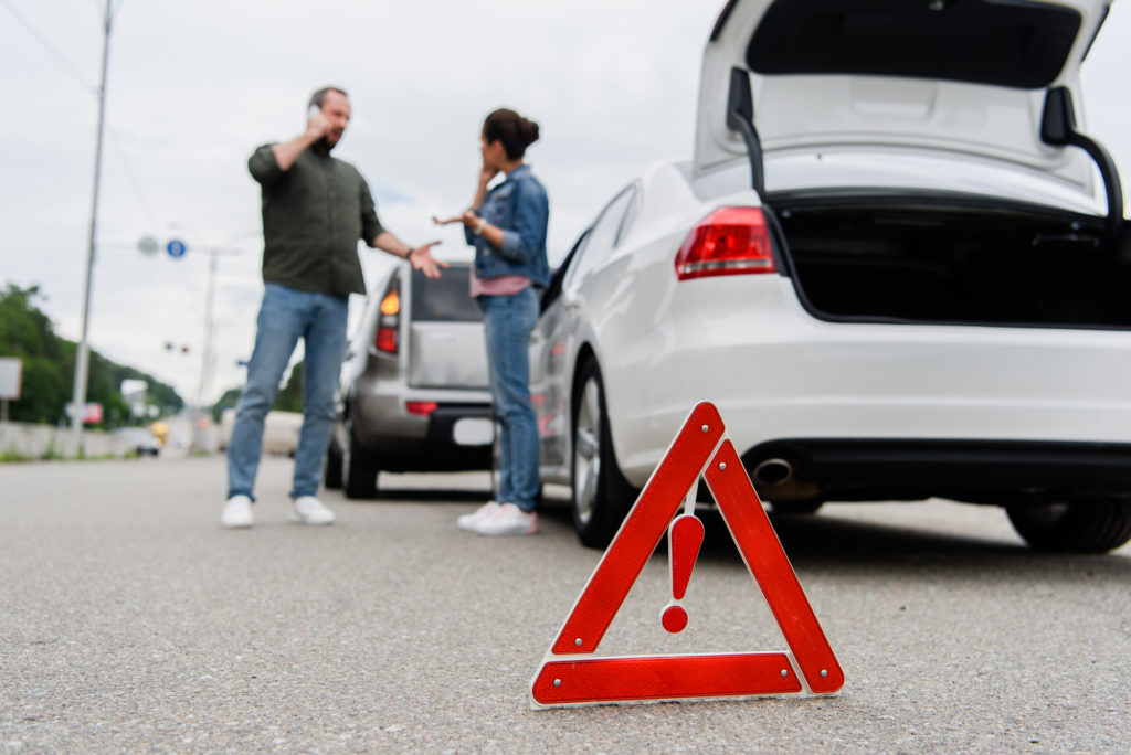 Car Accident Lawyer Arlington Heights, IL - roadside accident scene