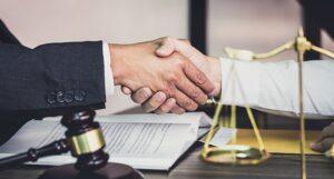 How Can an Arlington Heights Truck Accident Lawyer Assist Me?